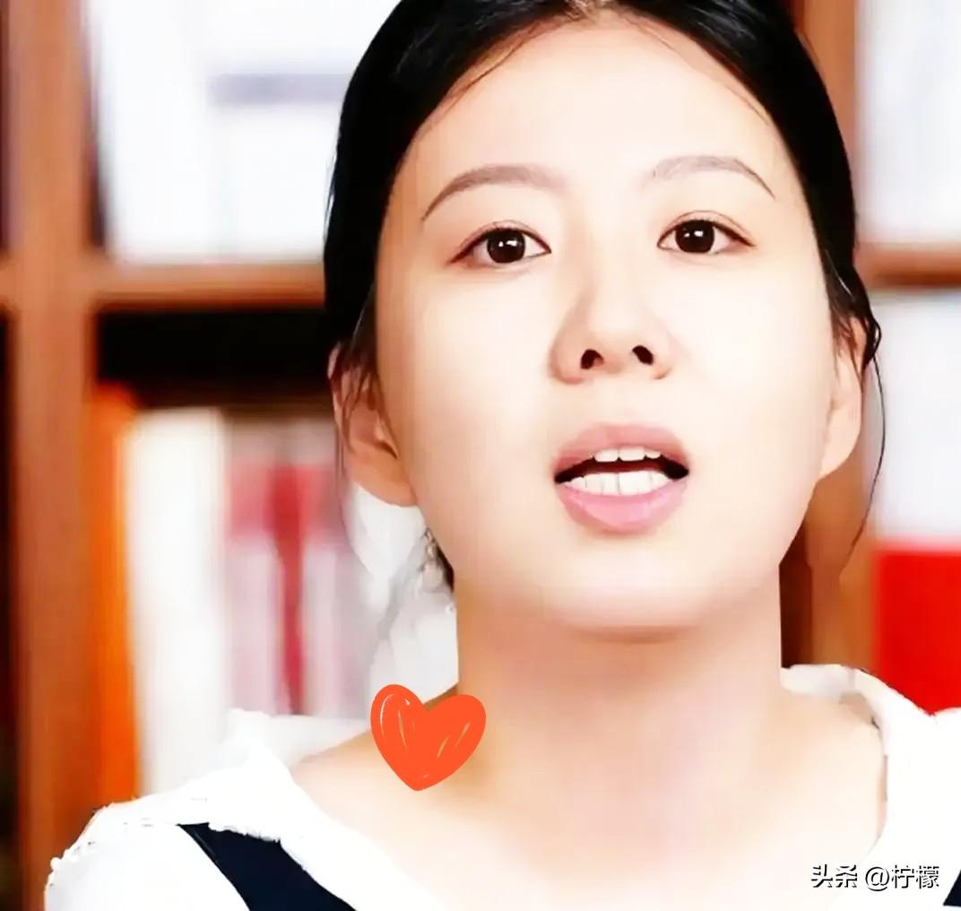 全网哗然！
张雪峰的妻子李丽婧，
彻底颠覆了我对“网红家属”的
偏见。

今天看