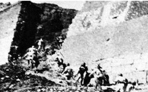 1935年1月红十军团团长刘畴西在怀玉山区被捕，送到黄埔一期的同学俞济时，俞穿着