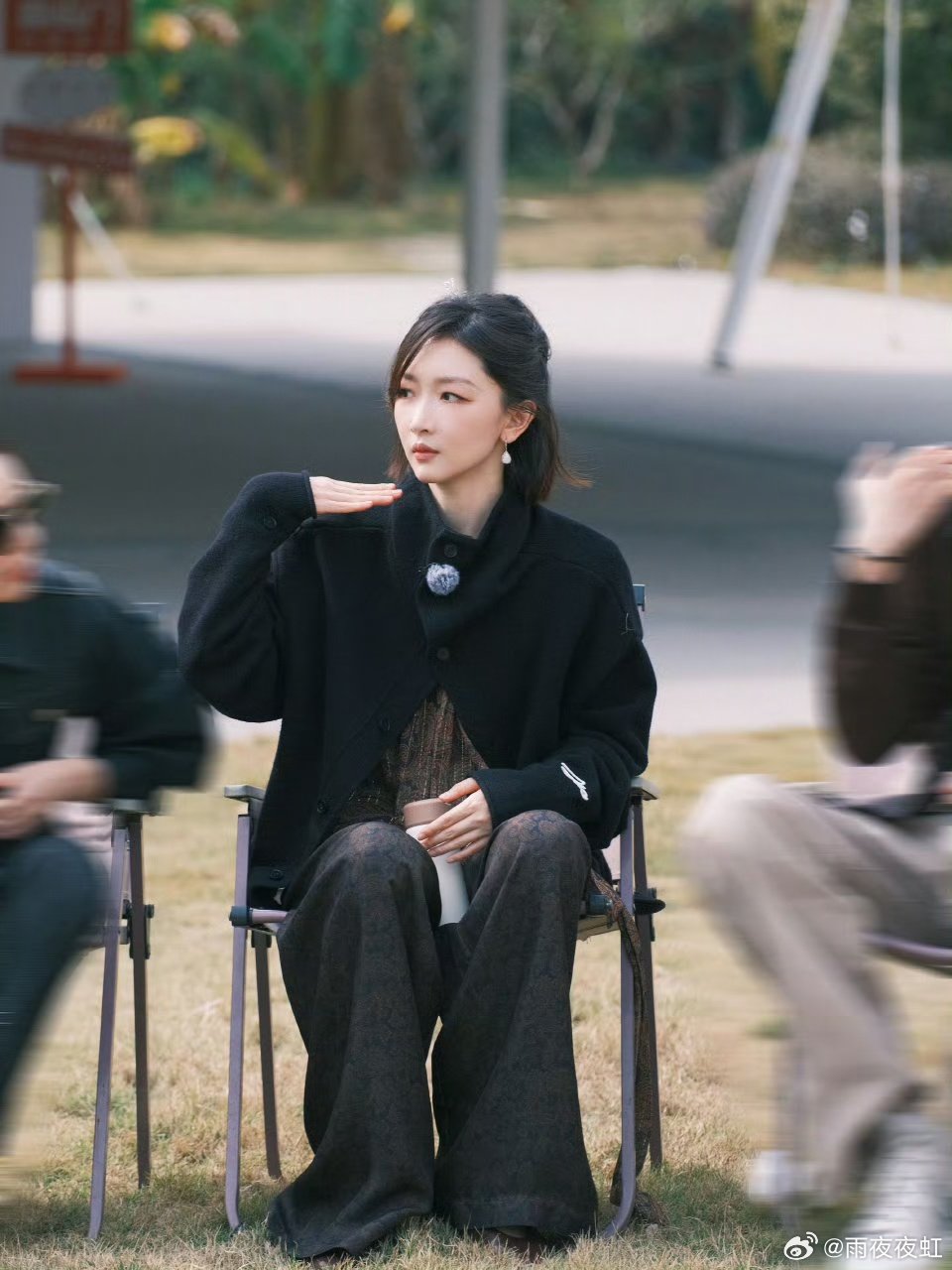 周冬雨不做演员想去养驴周五晚高疯没想到影后不拍戏的理想职业这么朴实，养驴创业搞事