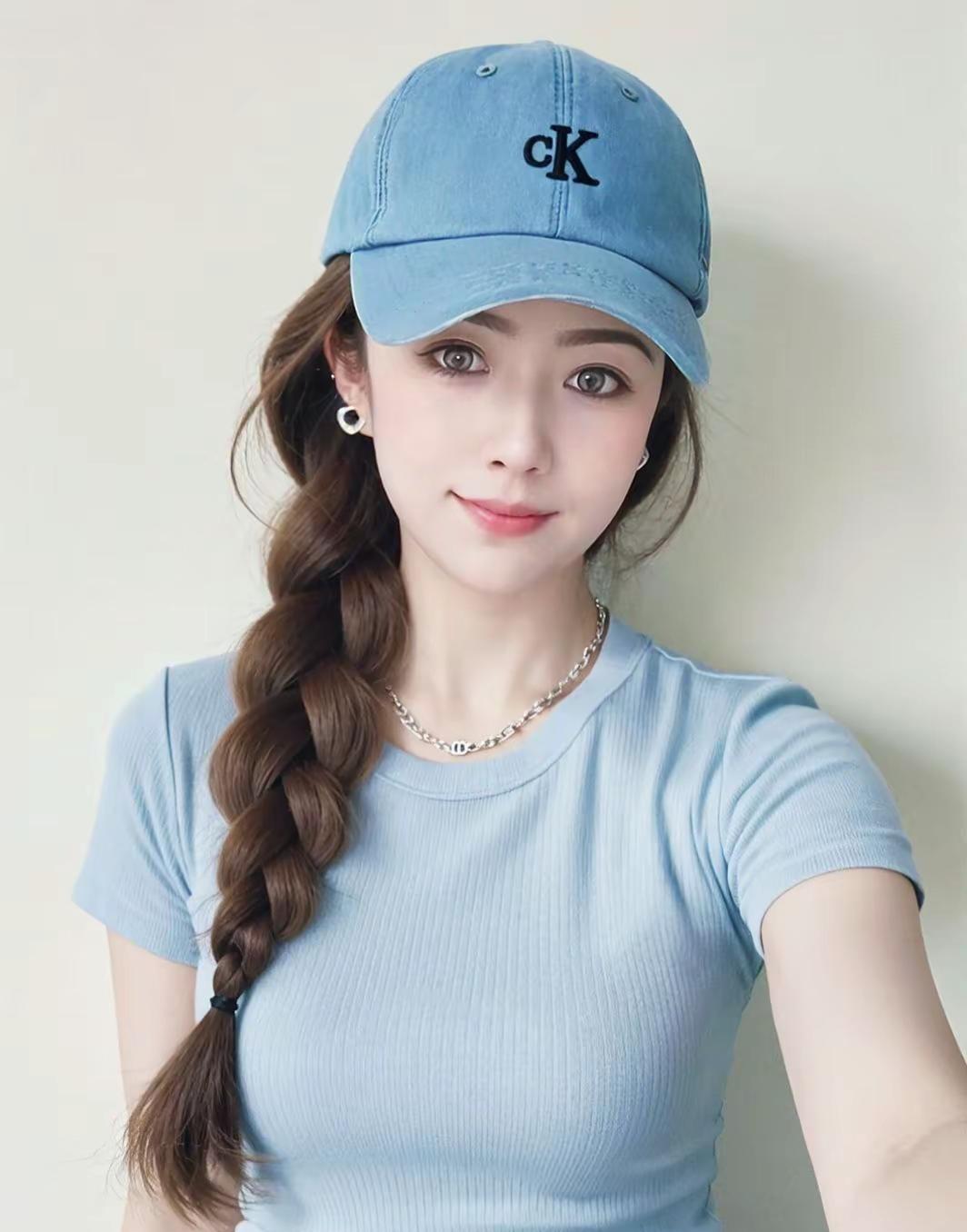 风雨只能自己挡，情绪只能自己调，内心安稳，日子自然晴朗，喜怒哀乐由心而起，稳住情