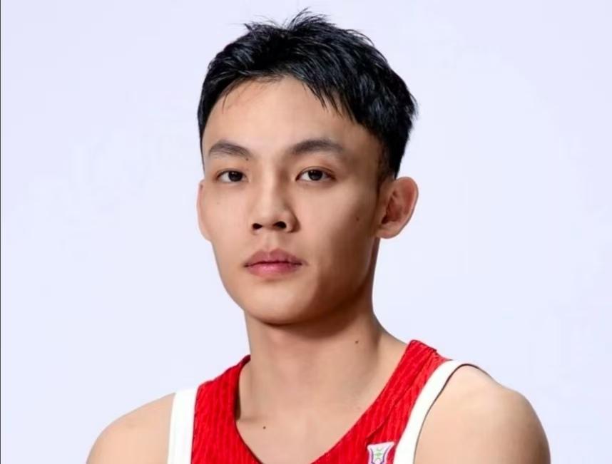 徐杰畅谈国际赛场：稳定投射才是篮球的核心法则
 
徐杰此前曾经谈及国际大赛的竞技