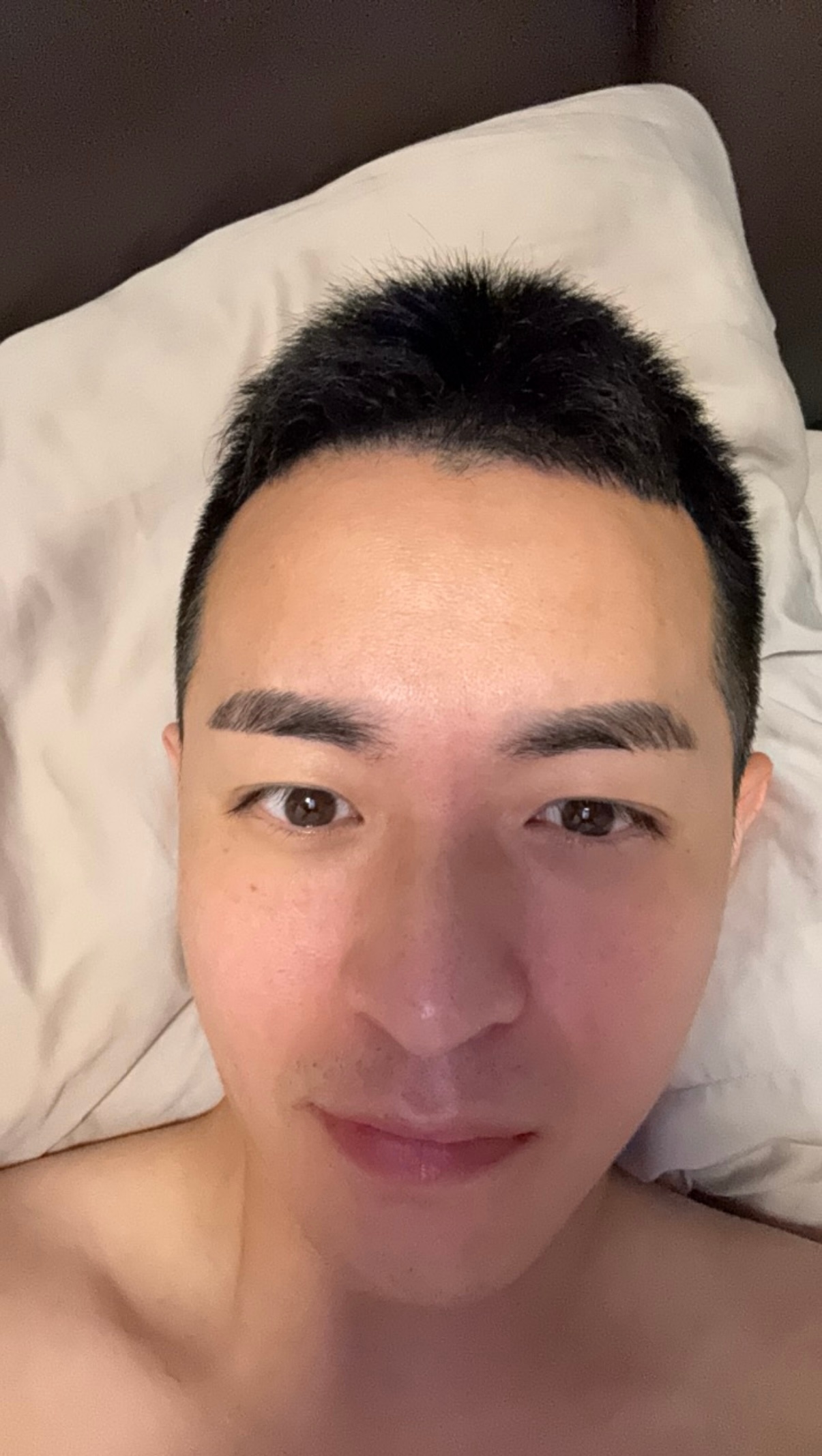 起来了[抱抱]睡过头了 ​​​