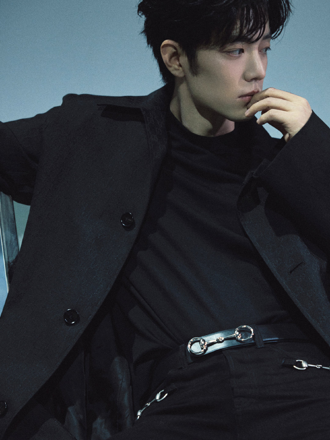 肖战风度随行格调启程肖战GUCCI米兰时装周出发图肖战米兰时装周出发图！风度随行