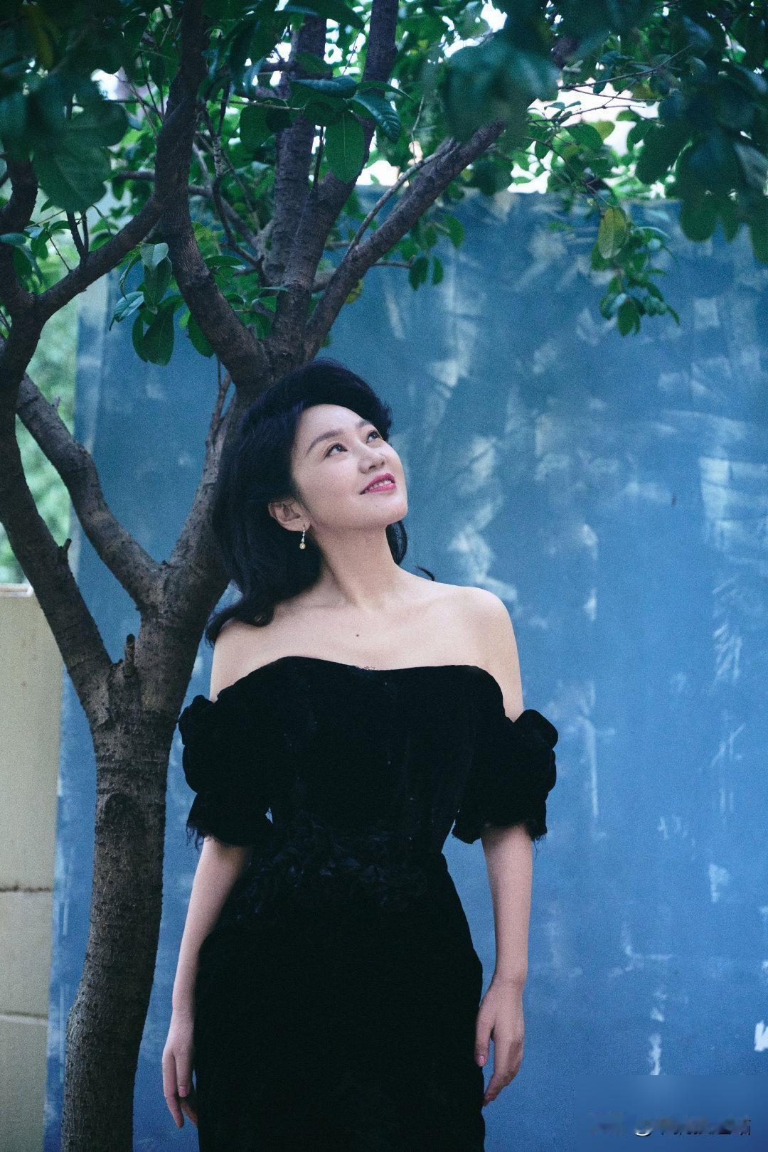 小巷里的妮儿💙

闫妮
