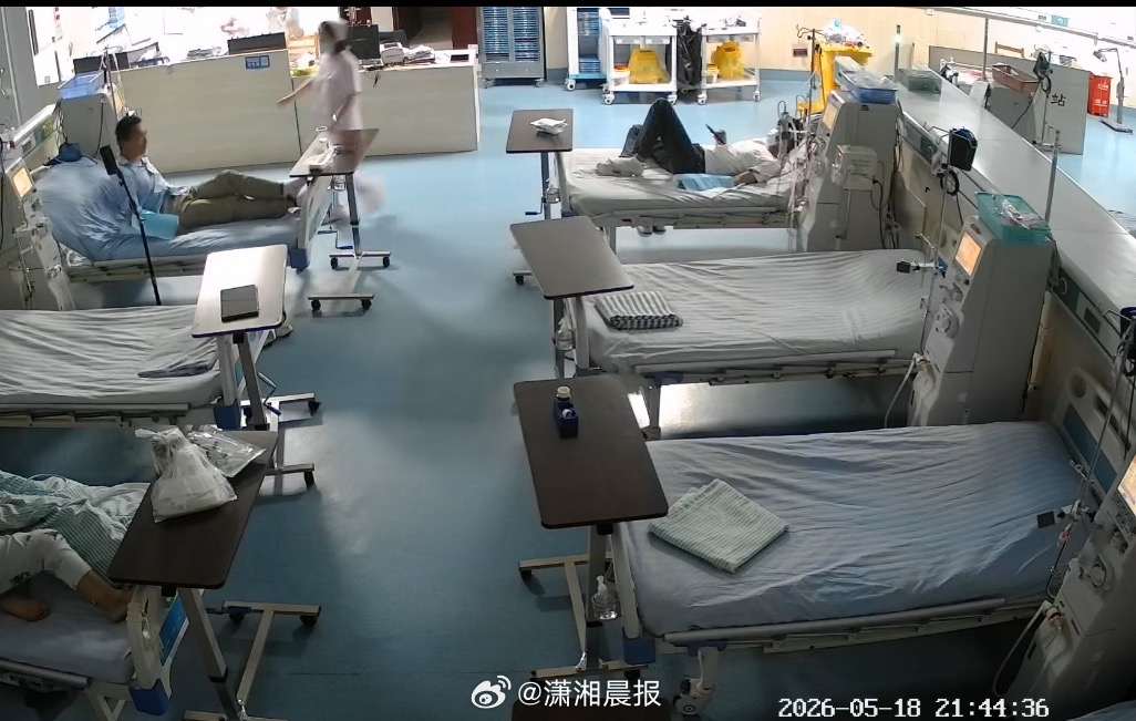 #我们跑了病人怎么办#【“我们要跑了，病人怎么办！”#柳州地震瞬间医护立刻冲向病