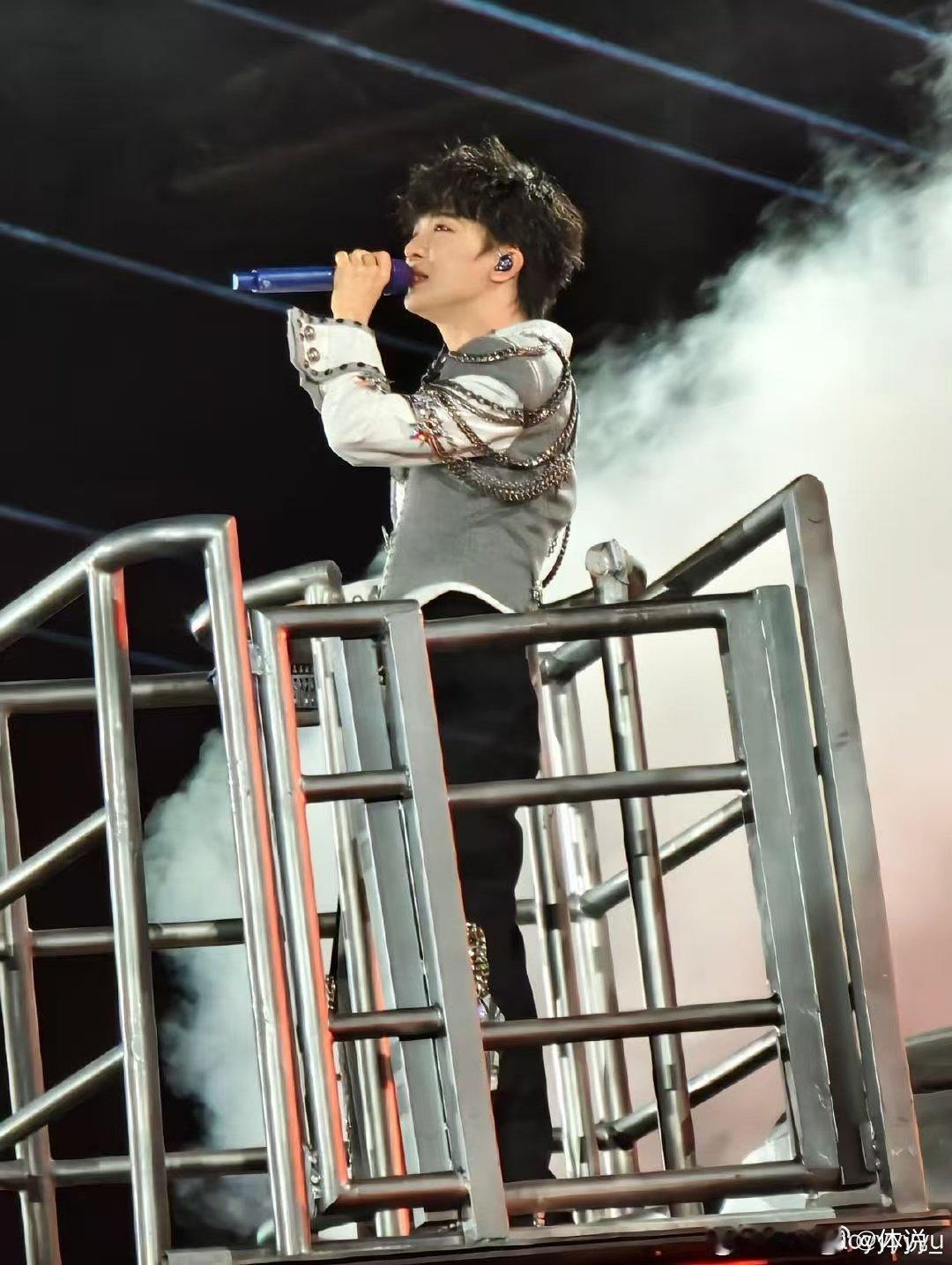周深演唱杨洋新剧主题曲 耳朵怀孕系列！周深献唱《雨霖铃》主题曲《孤剑吟》，每一句
