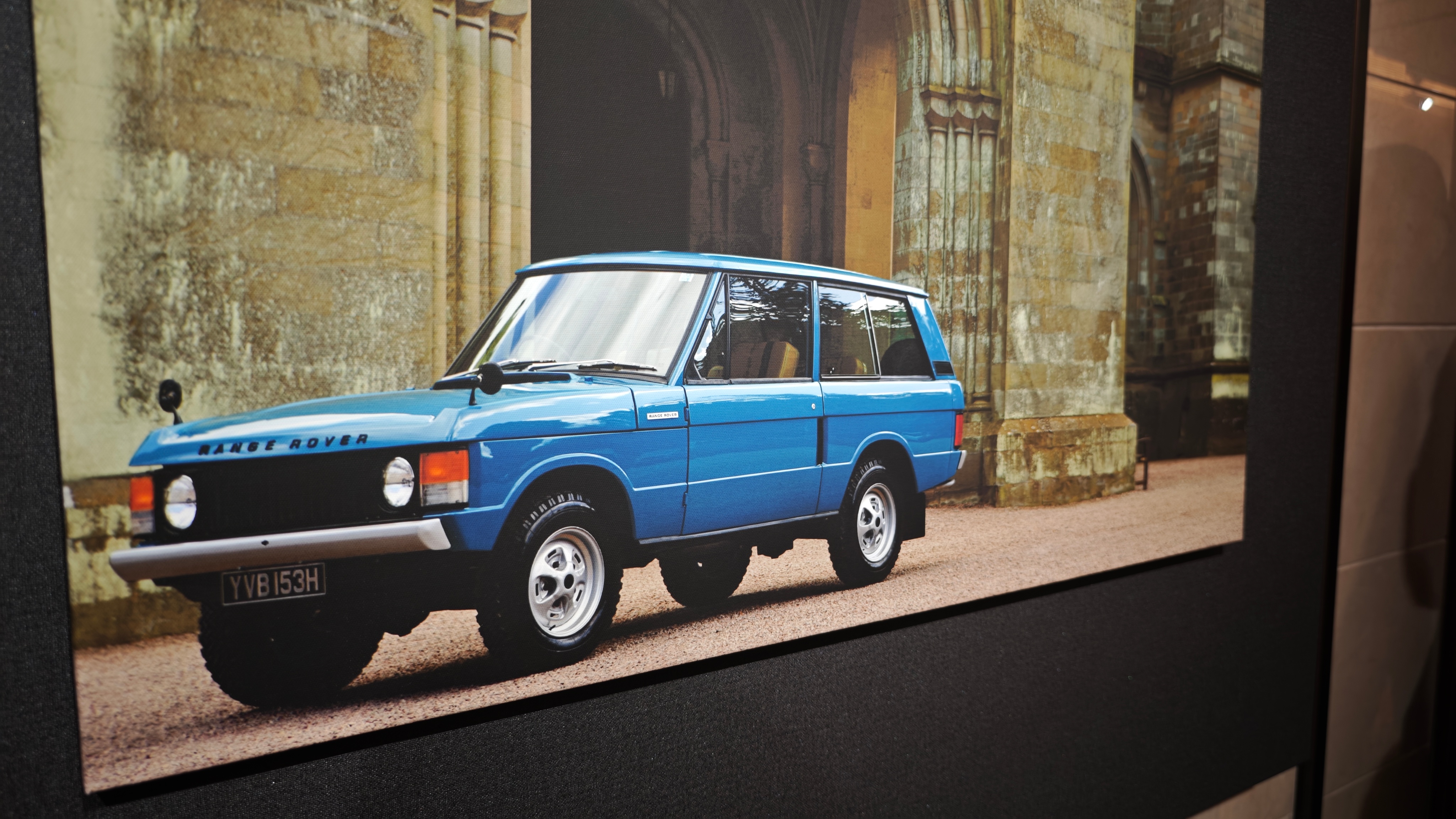 你有没有两门车的执念？揽胜这种极致的座驾，特别是SV版本，如果现在还能有两门的版