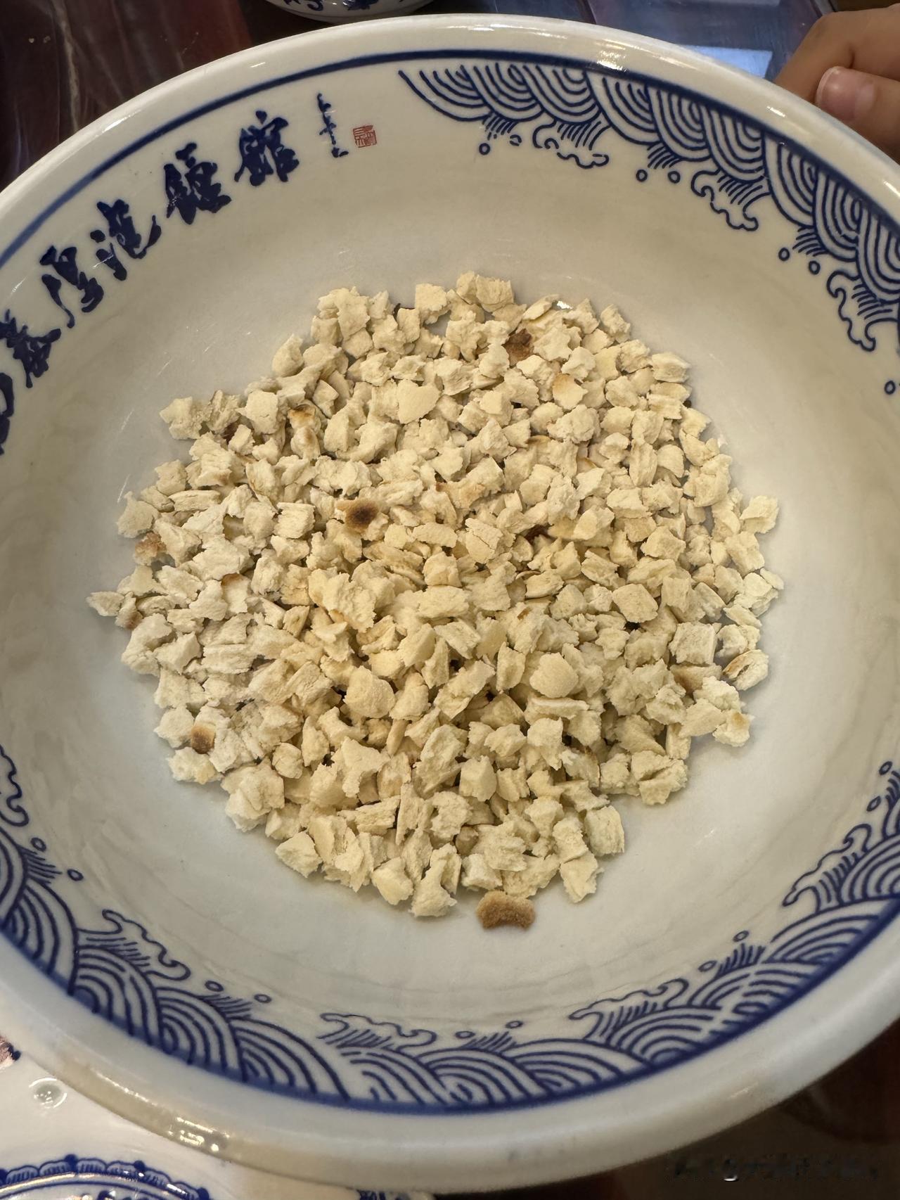 五一刚过很多游客网上吐槽泡馍，我一看出品就知道踩坑了，全是不正宗的东西。

今天