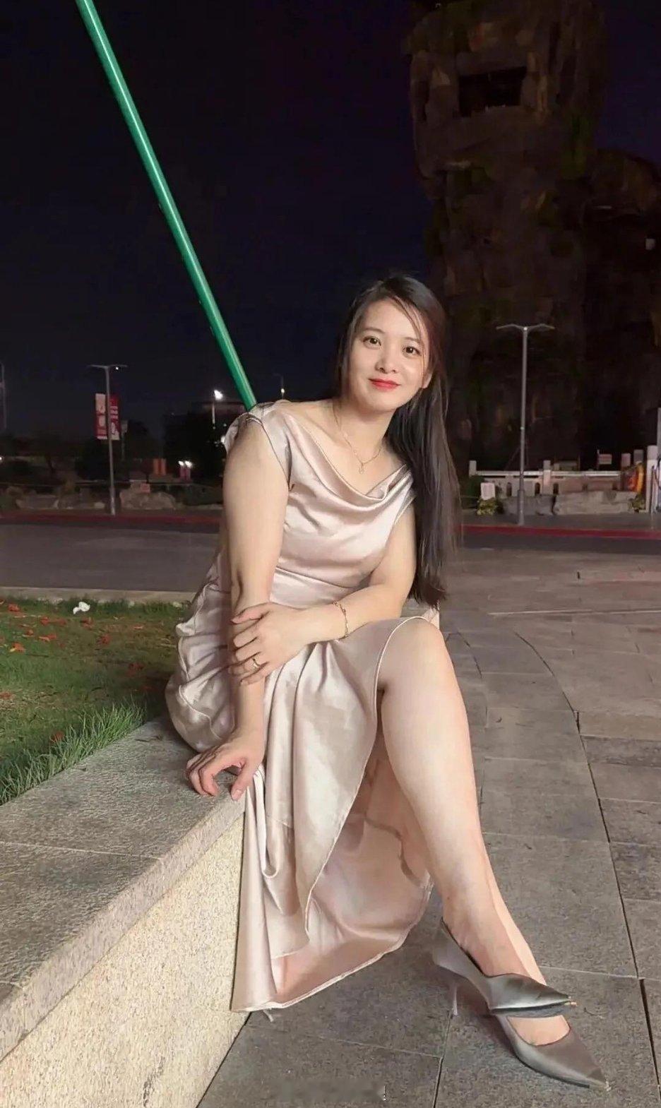 一个人不可深交的3种面相第一种：假面脸嘴在笑，眼不笑，皮肉松垮地堆出一个弧度，眼