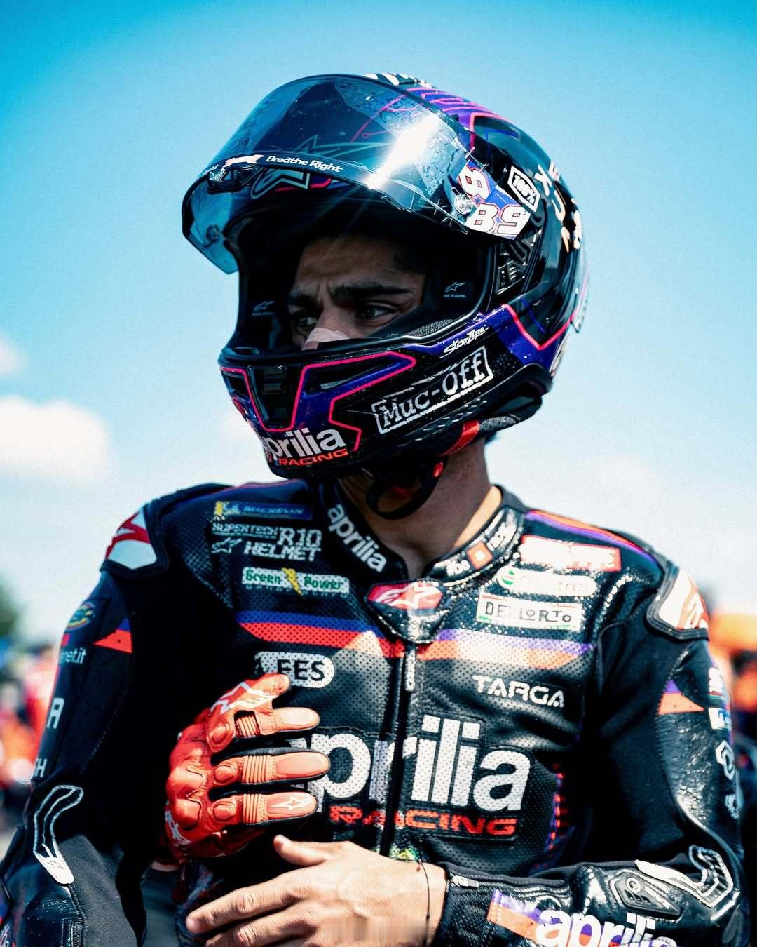 Jorge Martín 表示：（关于 Pecco 转会 Aprilia）“老实