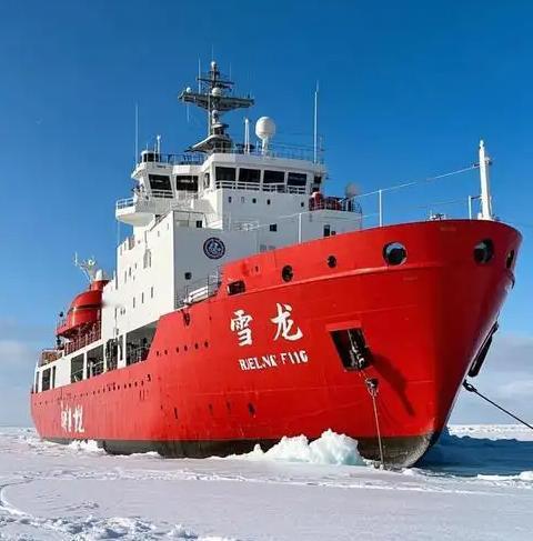美国最害怕中国造什么？
 
不是航母，也不是055大驱，而是破冰船！中国拥有2艘