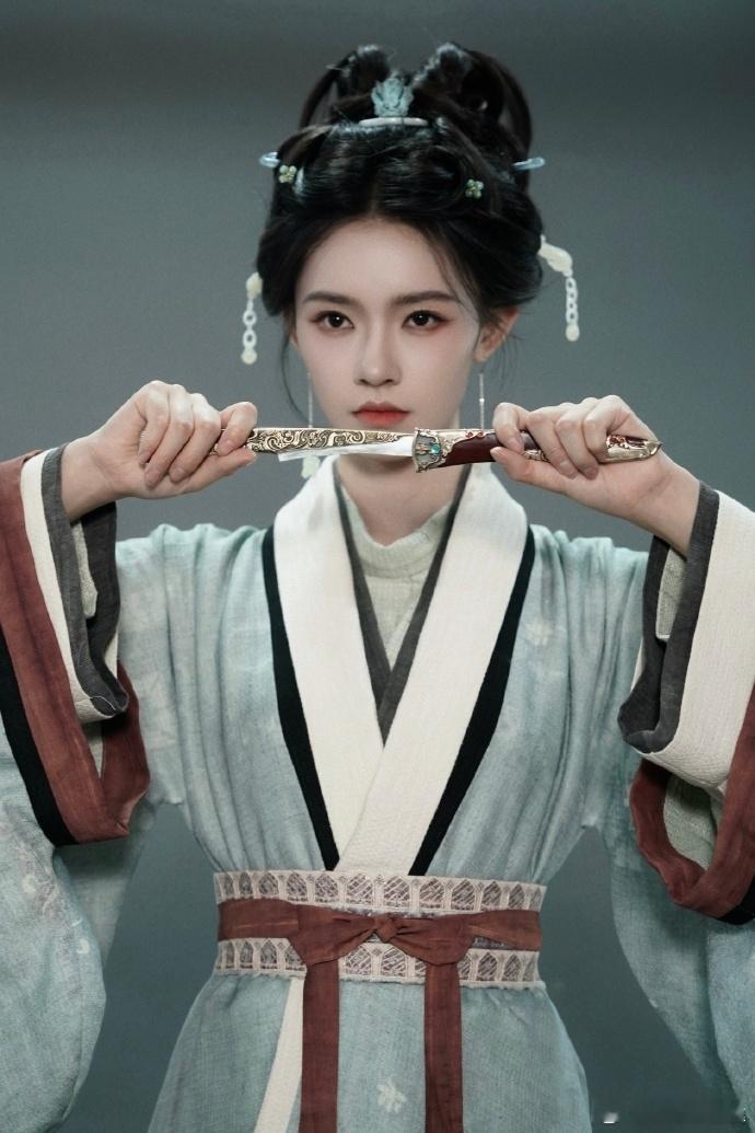 林允归鸾路透状态 林允方已回应片场相关情况，会关注艺人身体并保障休息，速效救心丸