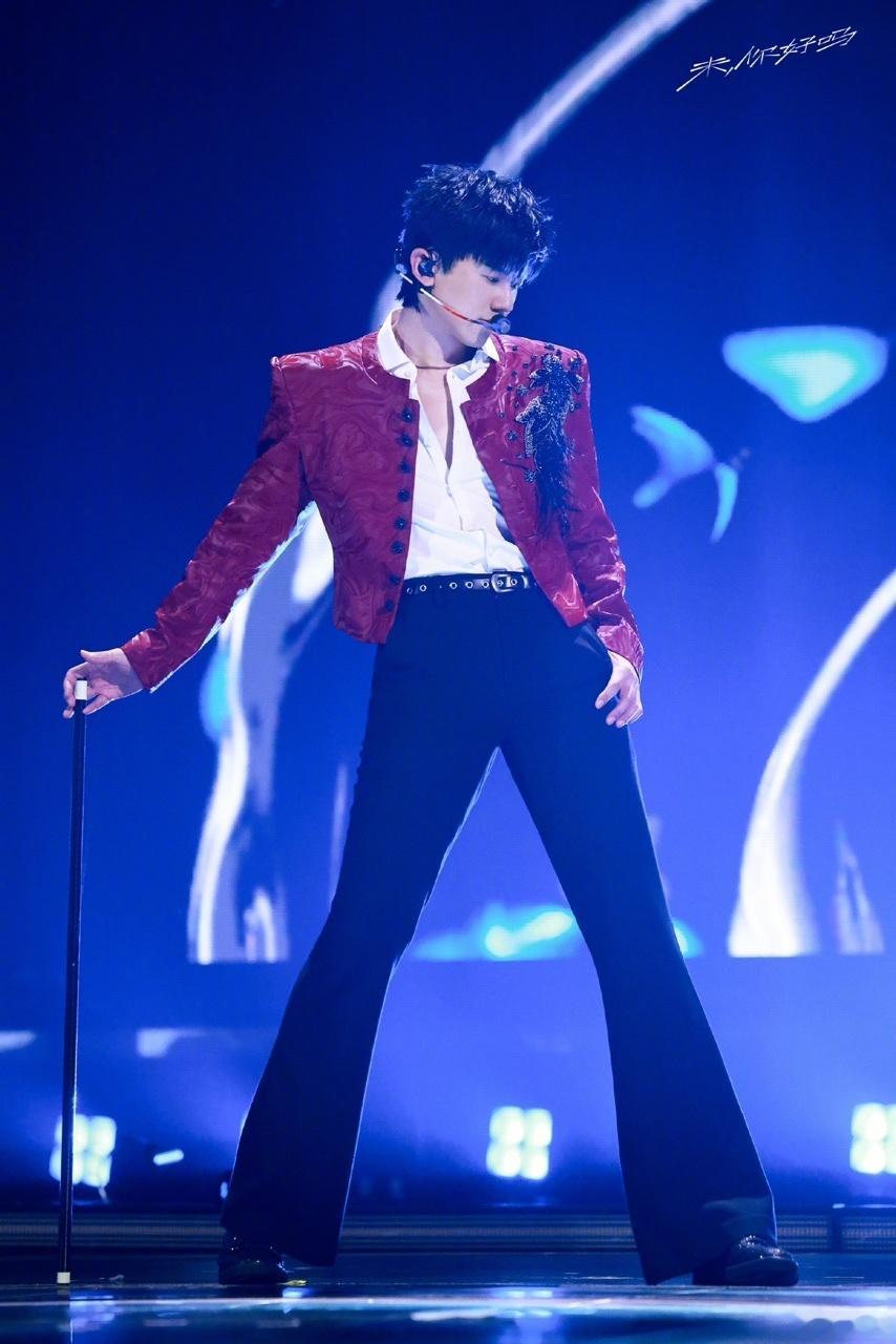 娱乐张杰已经开始盼今晚的第二场了张杰澳门演唱会第一场太值了 第二场顺利 