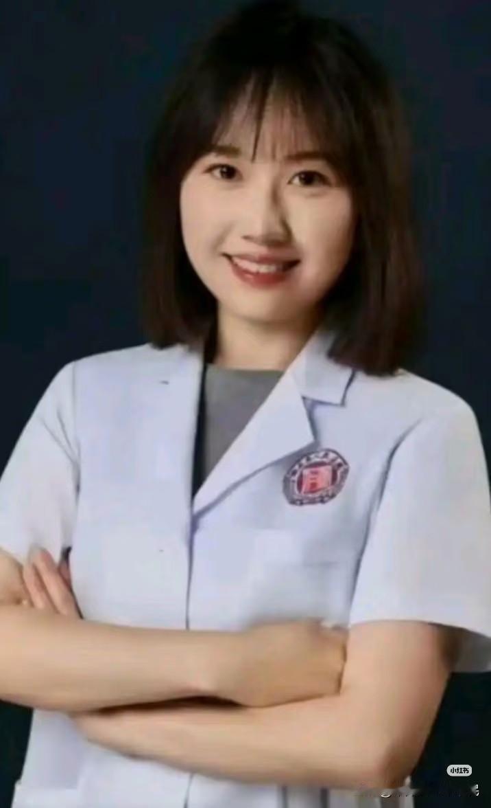 医者仁心，医者德行，都是对医生的基本要求。一直以来都给人以敬畏之感。
因为他们手