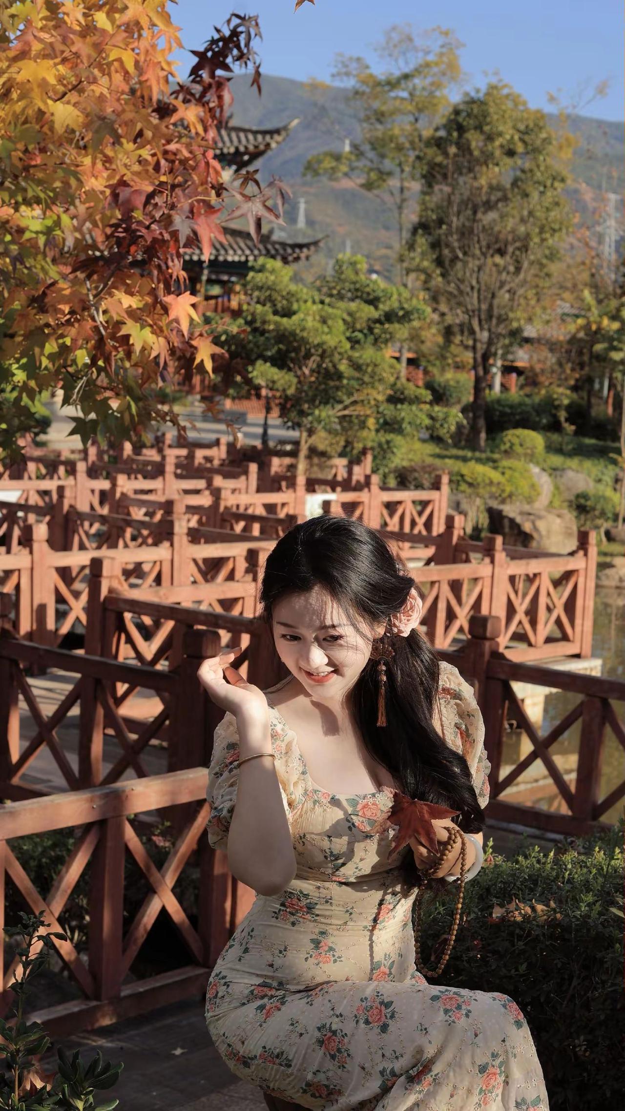 抬头方觉秋日匆匆，或许新的故事会在秋风中慢慢开始