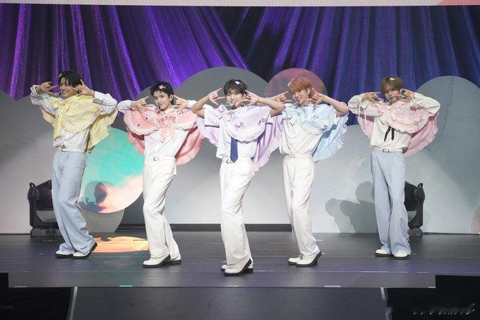 【VIBY登上日本武道馆】5人男团VIBY于8月31日在东京日本武道馆举办出道S