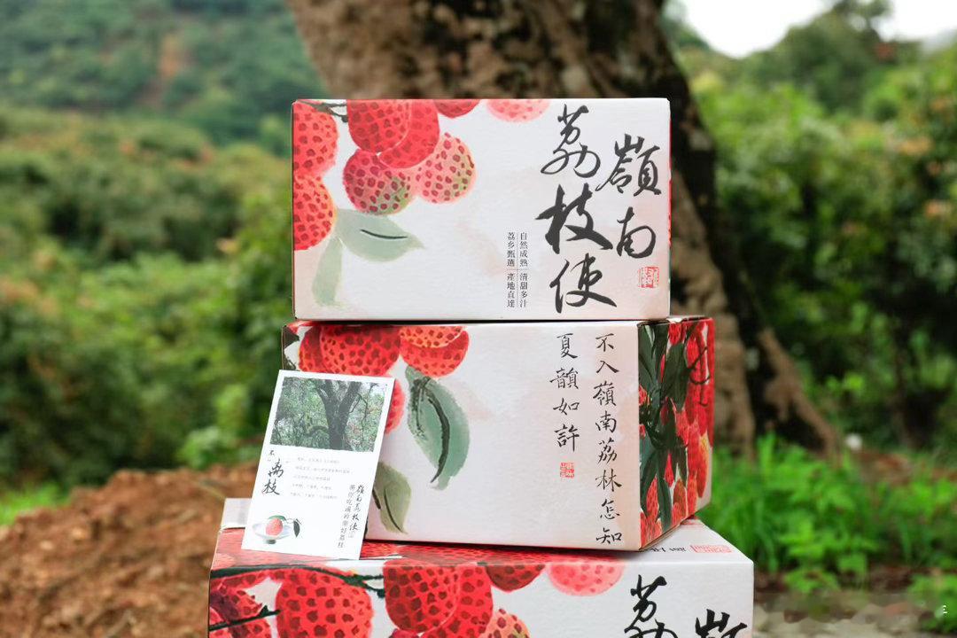 每年一到采茶的时候就小阴雨连绵，一到发荔枝的时候就开始下暴雨，不但高州在下，各地