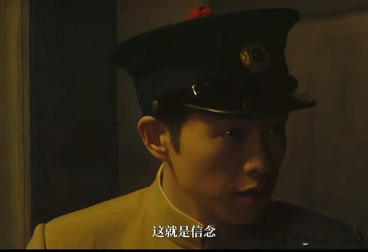 《人生若如初见》杨凯之帮助迷茫的菽红找到生存的信念。
对于菽红，吴一直是精神上的