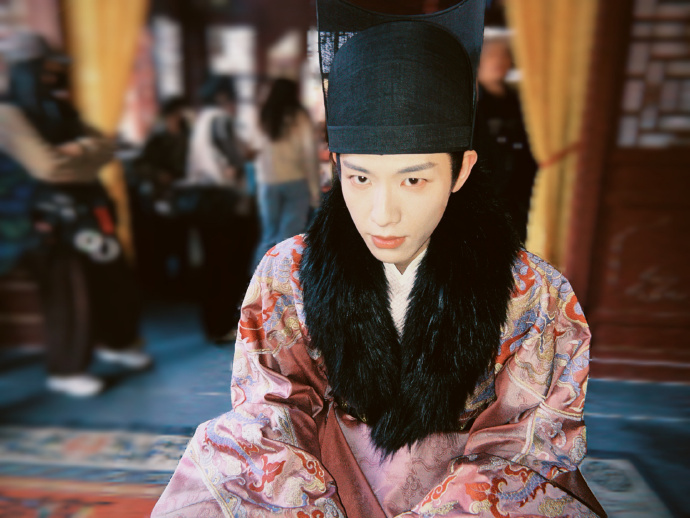 辛云来镜头下的明月录辛云来新剧用胶卷洗出来了辛云来镜头下的明月录，每一帧都像用胶