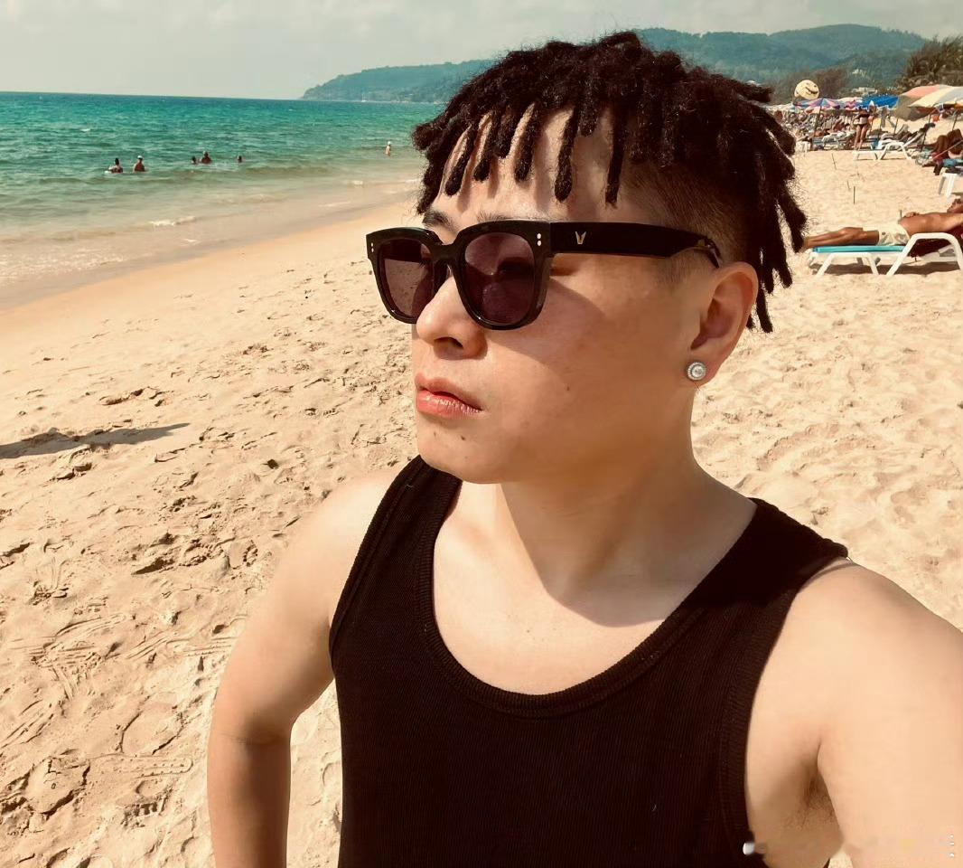 本来感觉小青龙有点“查无此人”了，没想到还参加了《我要上巅峰》！你觉得小青龙能突