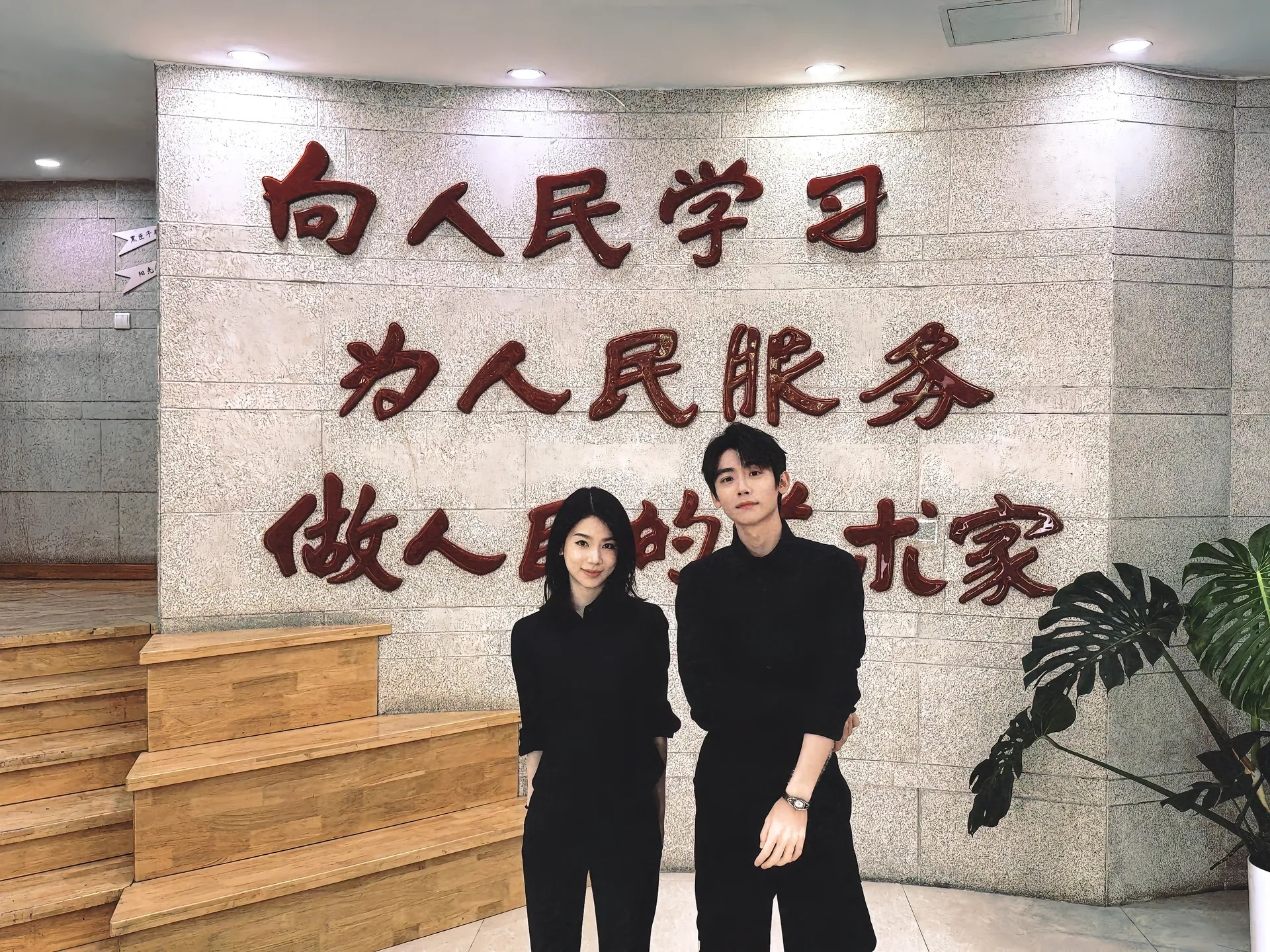 李卿和刘梦芮这组毕业照🫘点赞快10w+了想看新鲜的少男少女合作🥹🥹李卿和刘