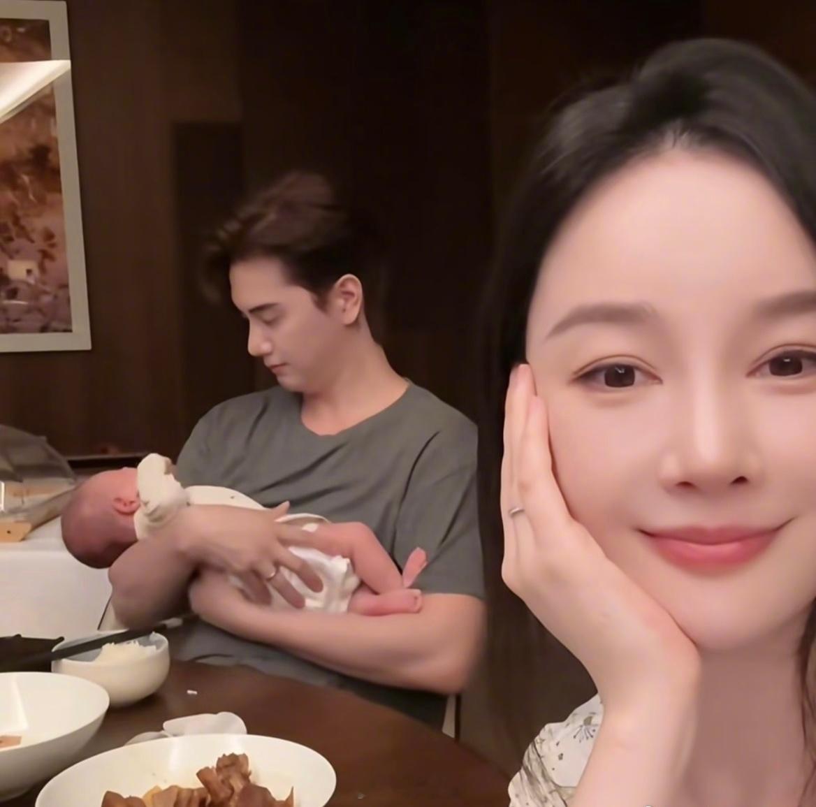 张檬被儿子喊妈感动哭了感觉幸福和爱意要溢出屏幕了，不过想问一下七十多天就能喊妈了