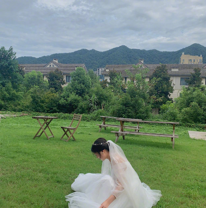 怕什么？一切要来的都得来，不必怕。——沈从文