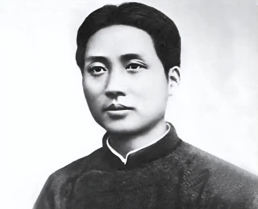 【12.26红日出东方 他是人民大救星】毛主席说 : 枪杆子里面出政权。1927