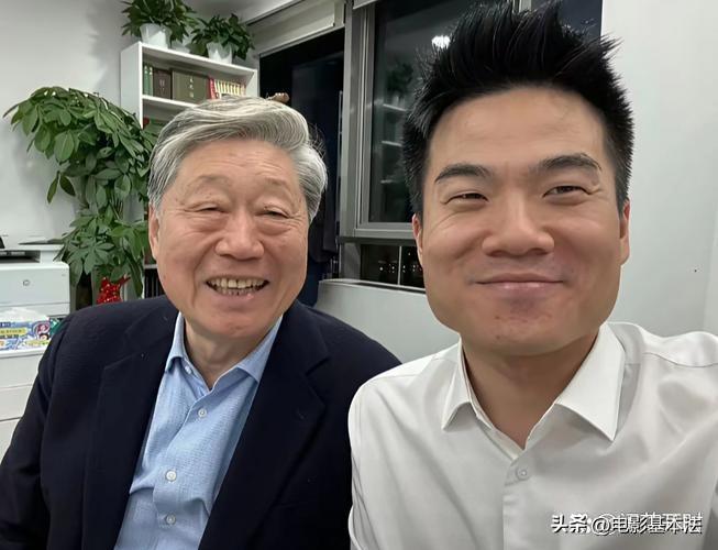 突然想到一个问题，董宇辉不是新东方曾经最杰出的英语老师嘛，那他按理应该是所有带货