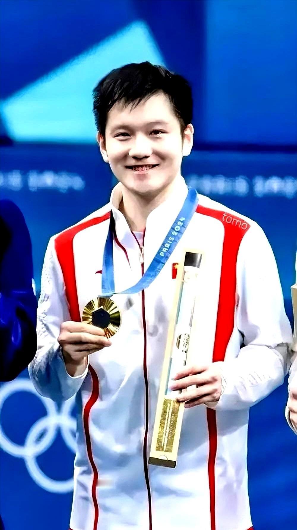 小胖有两次低谷期，第一次是军运会之前，小胖状态不好。那时候王涛急着带他参加军运会