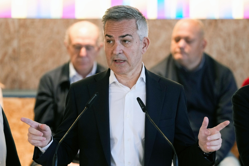 据《世界体育报》报道，在选举委员会警告维克托・丰特竞选团队违反反思日规定（因候选