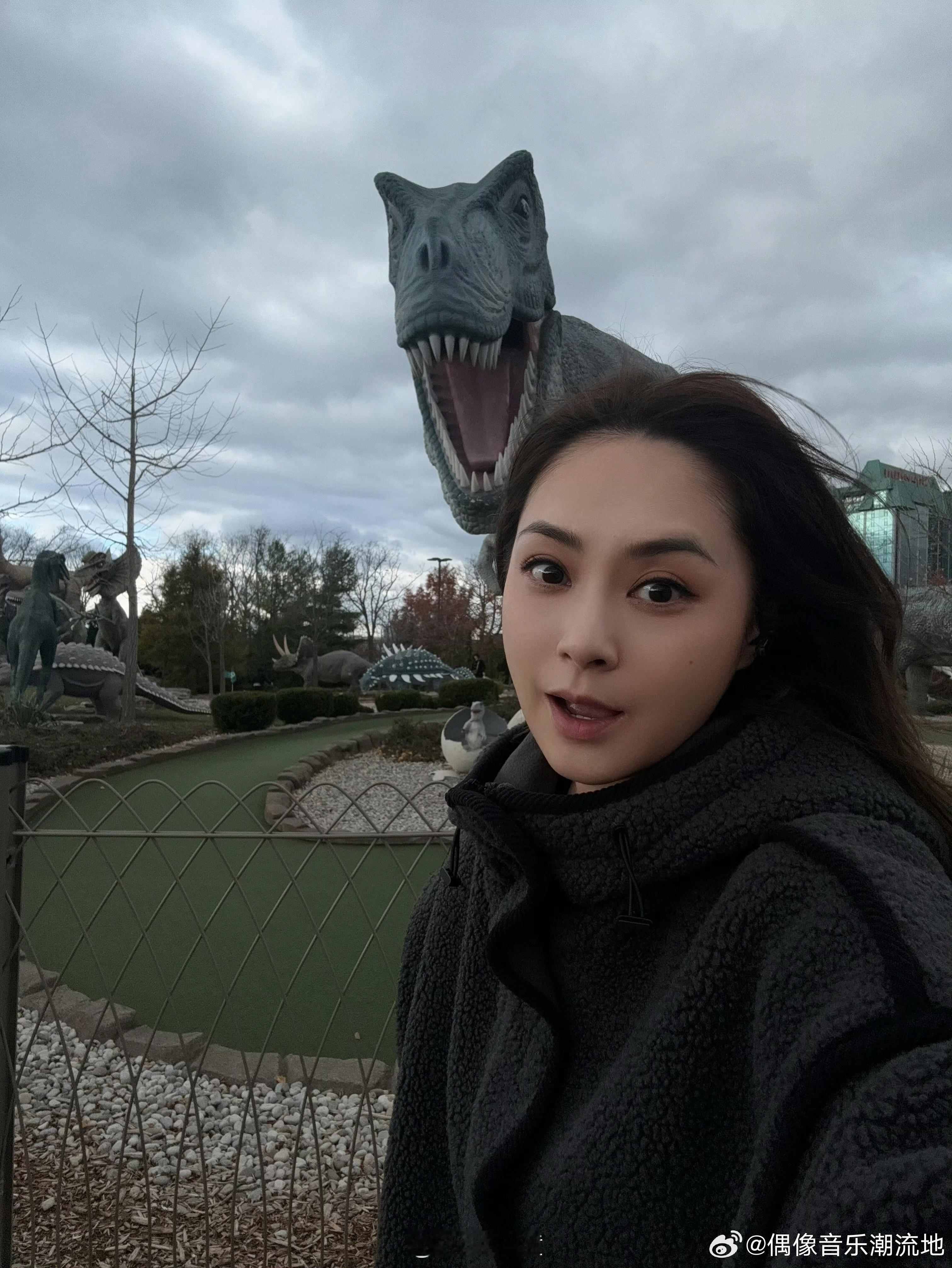 Twins时隔17年重游尼亚加拉瀑布 时隔17年旧地重游，Twins和吞粉真的是