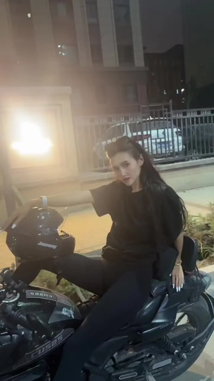 薄情的社会 我依然选择深情。