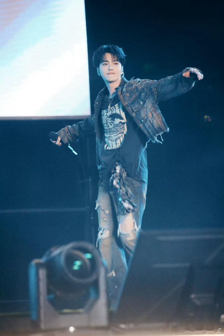 马小宇强制爱邵子恒超燃青春的合唱本以为是氛围感名场面，没想到秒变喜剧片段，邵子恒