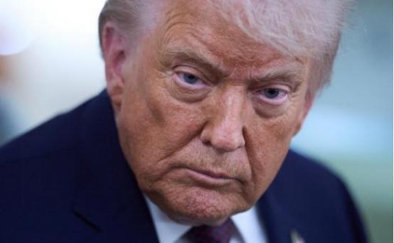 “如果敢打乌克兰，那么我就炸莫斯科，如果中方收复台湾，那么我就炸北京”，这是特朗