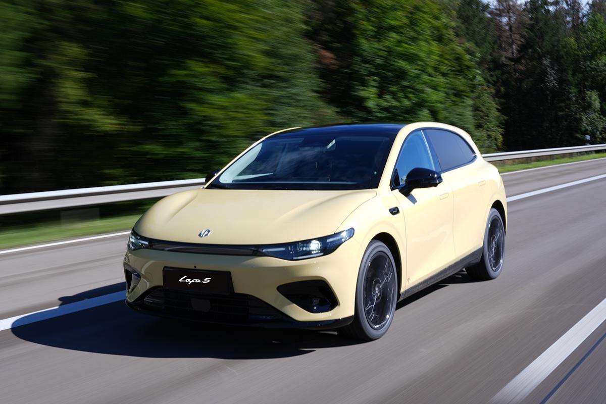 上市即热卖，这难道就是电车时代的高尔夫GTI？
 
如果用“一炮而红”来形容零跑