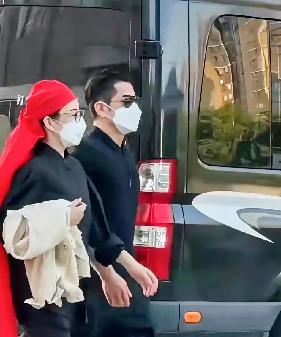终于知道郭富城为啥娶方媛了，原因很简单，不是她年轻，也不是她漂亮，而是因为郭天王