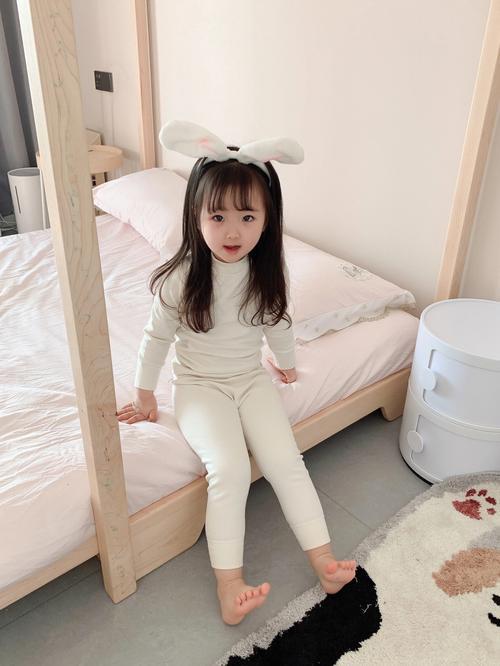 二胎都是女儿怎么办,还要生吗?
不生
现在都什么年代了，男孩女孩都一样呀？
现在