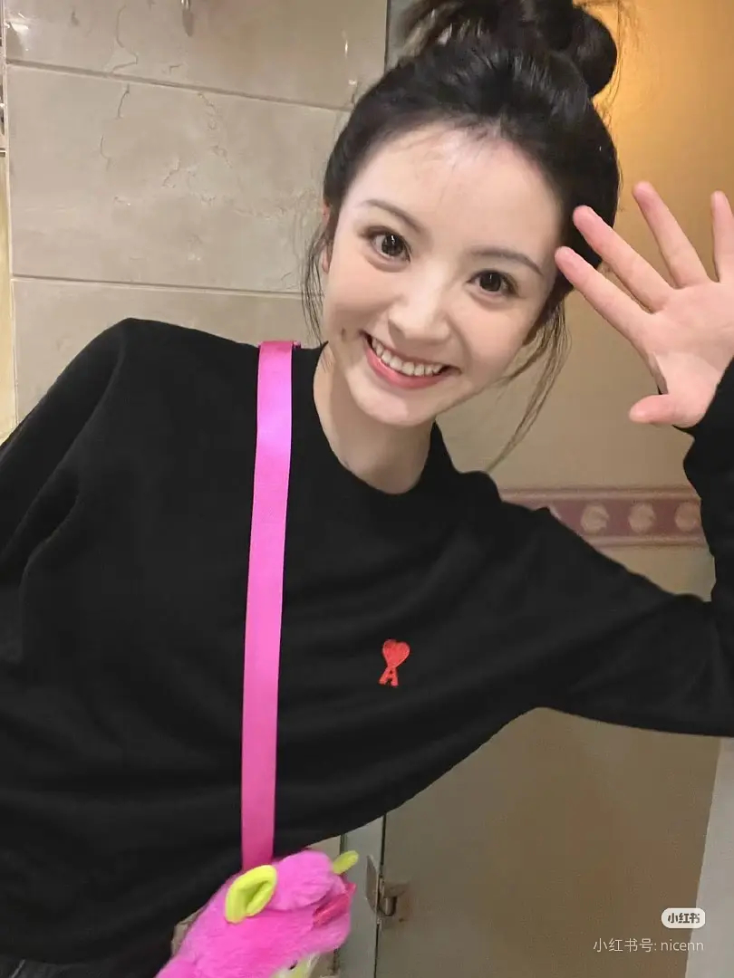 田曦薇没了刘海额头咋这么大？ 