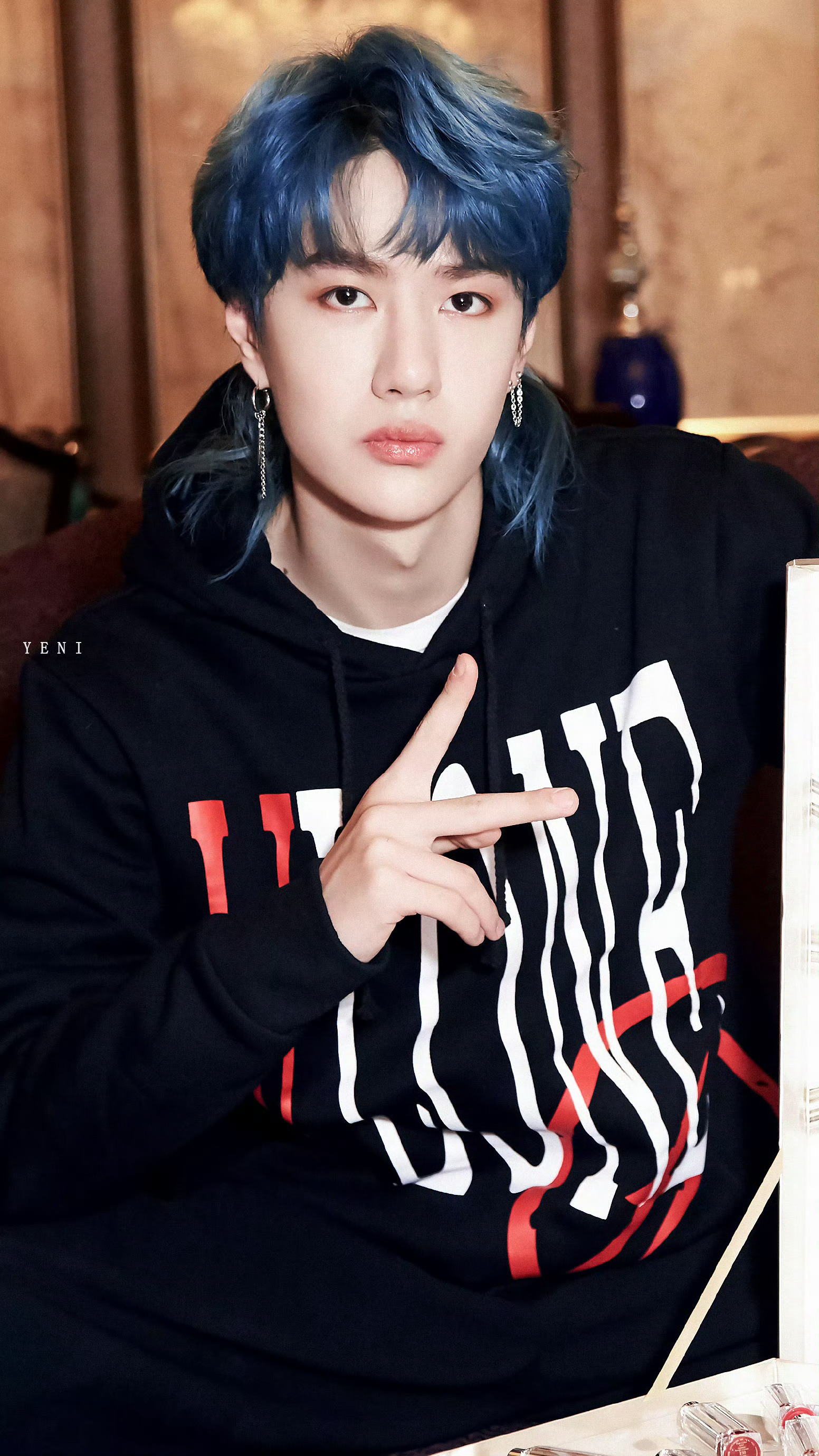 蓝发狼尾王导师这就是街舞5