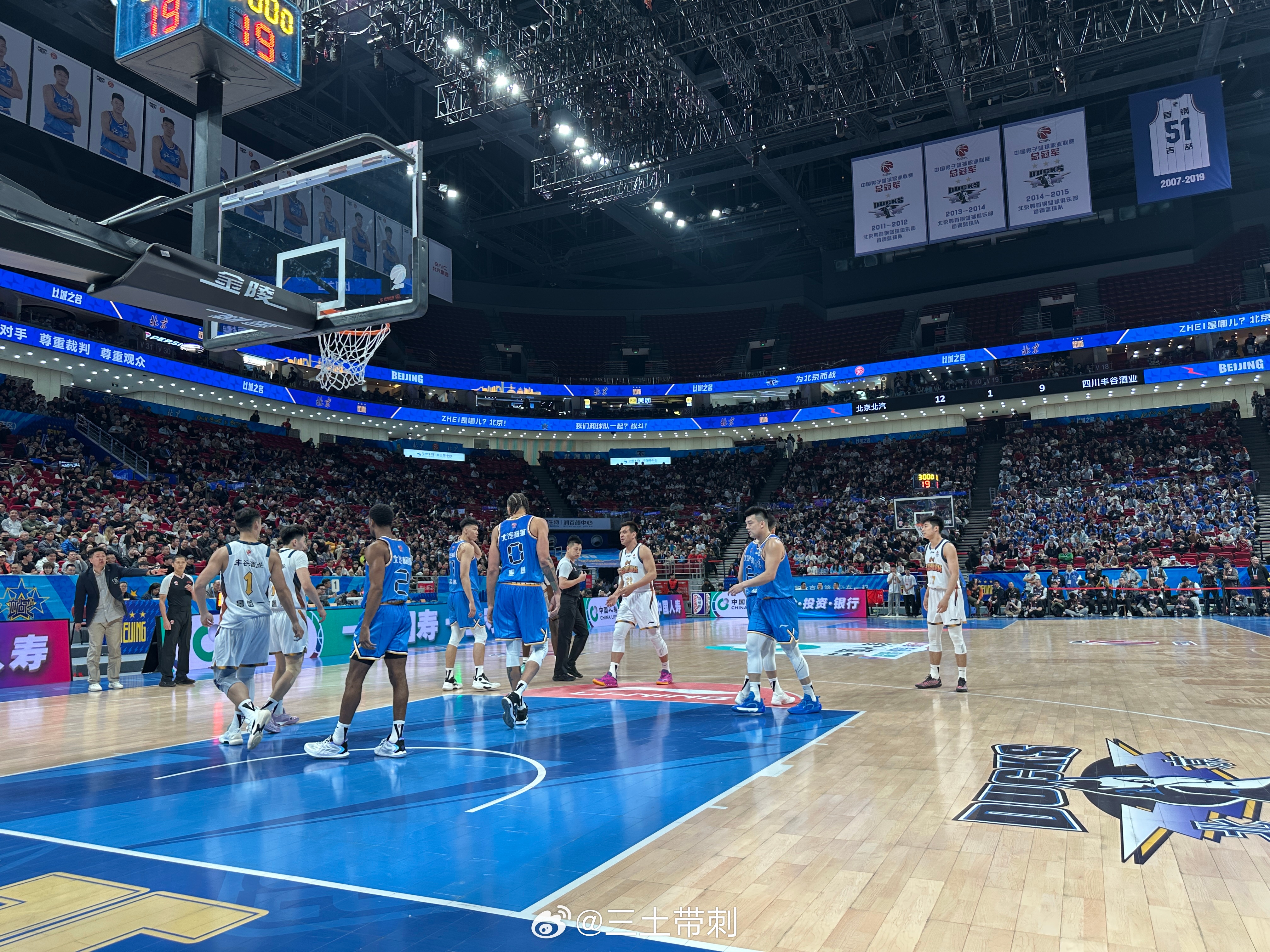 北京男篮vs四川男篮 上场赶上这阵容，麦基咋打啊？ 北京·华熙生物·润百颜中心