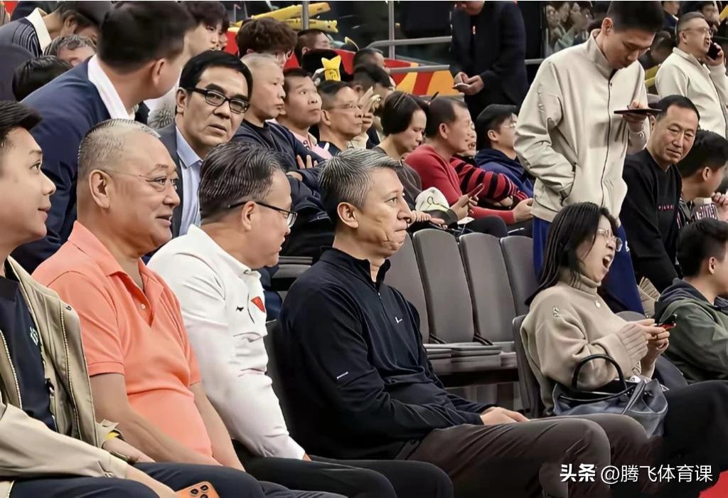 卢伟不给郭仕强面子！

CBA常规赛第十五轮，上海客场40分大胜广东，现场考察球