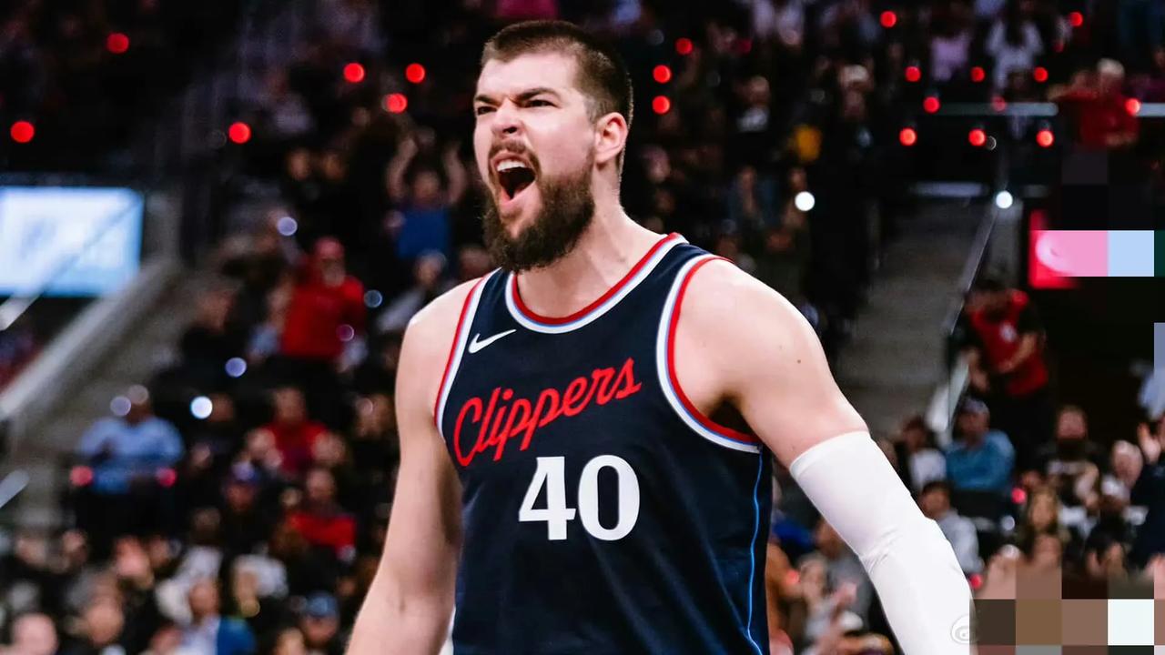 不谈输赢
有祖巴茨在这个球是真难看
柯南在还有点爆炸激情呢
科林斯防守端问题解决