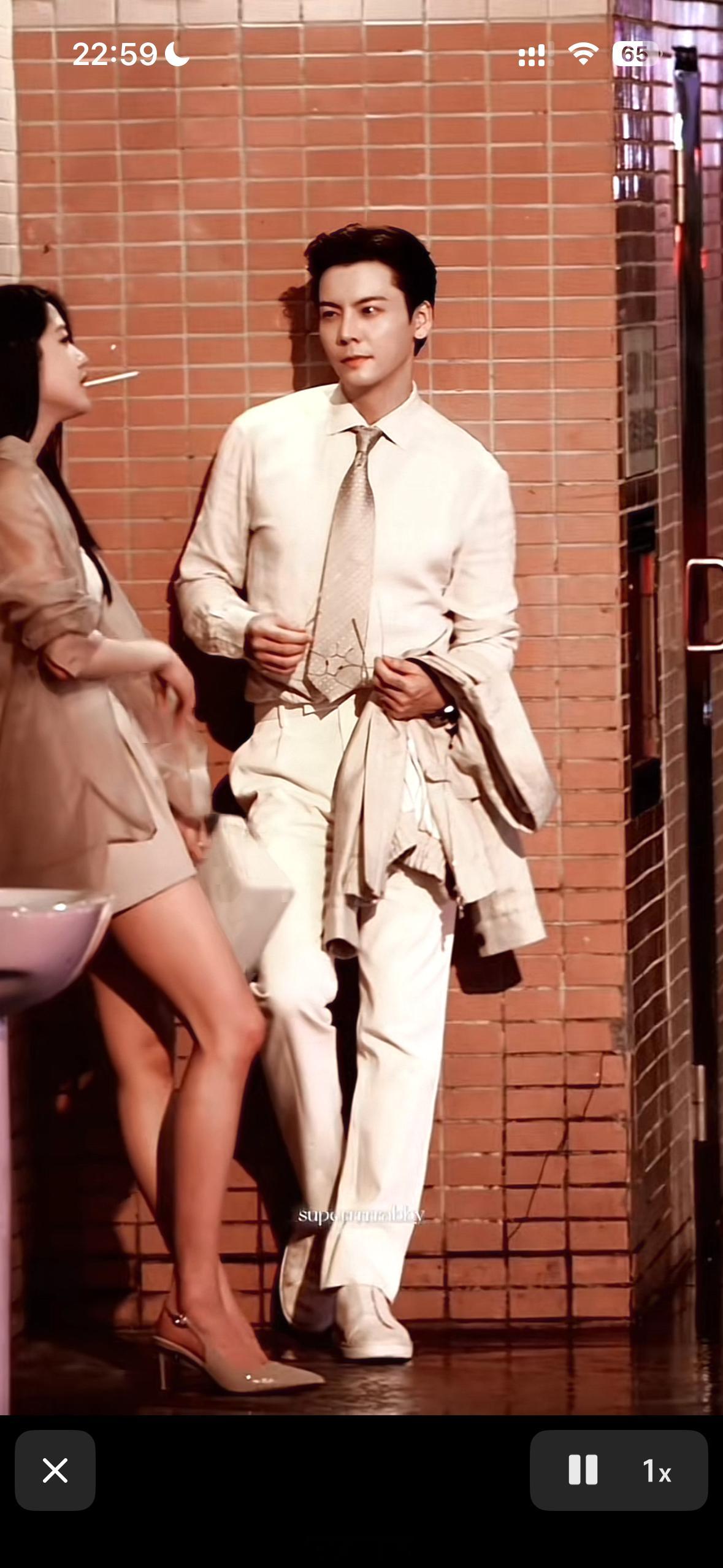 我以前get不到陈伟霆 这男人怎么越老越有魅力啊啊啊啊 真daddy