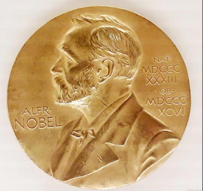 感觉诺贝尔奖评审委员会才是中国的最大战忽局，比局座张绍忠的战忽局威力还猛。
 