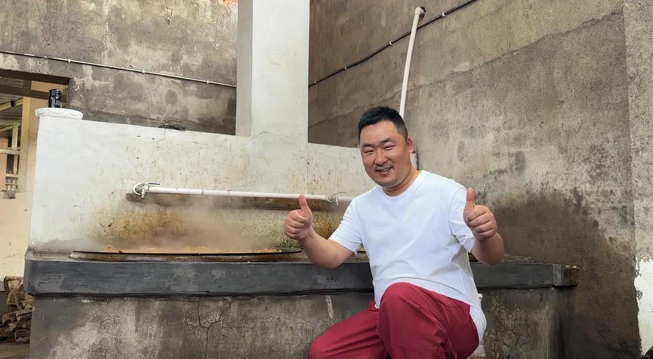 老田定制的宁波奉化油焖笋上市了

都是早上刚刚挖来的新鲜雷笋，农村老人柴火土灶㸆