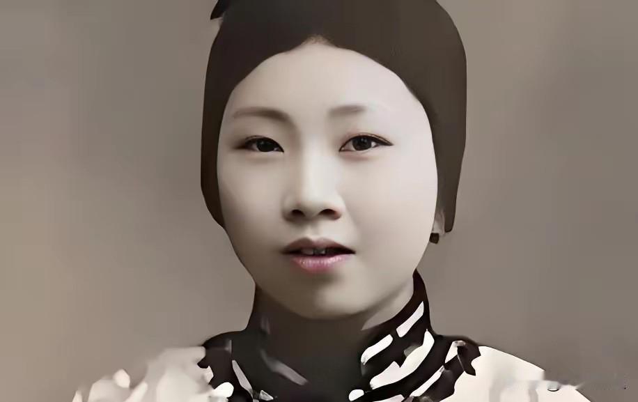 1904年，杭州富商之女，嫁给了个穷书生，陪嫁三处豪宅及上万两白银！世人皆笑她“