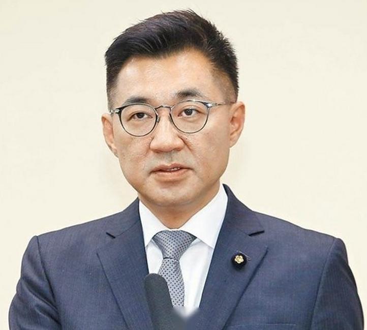 服软了！
郑丽文敲山震虎！


国民党主席郑丽文
之前力挺杨琼璎选台中市长，
用