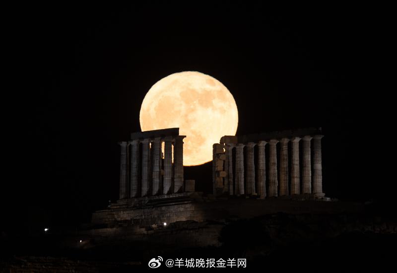 #晚安# 人生没有固定的剧本，所有经历都是礼物。愿你能用一种“轻轻的心情”去面对