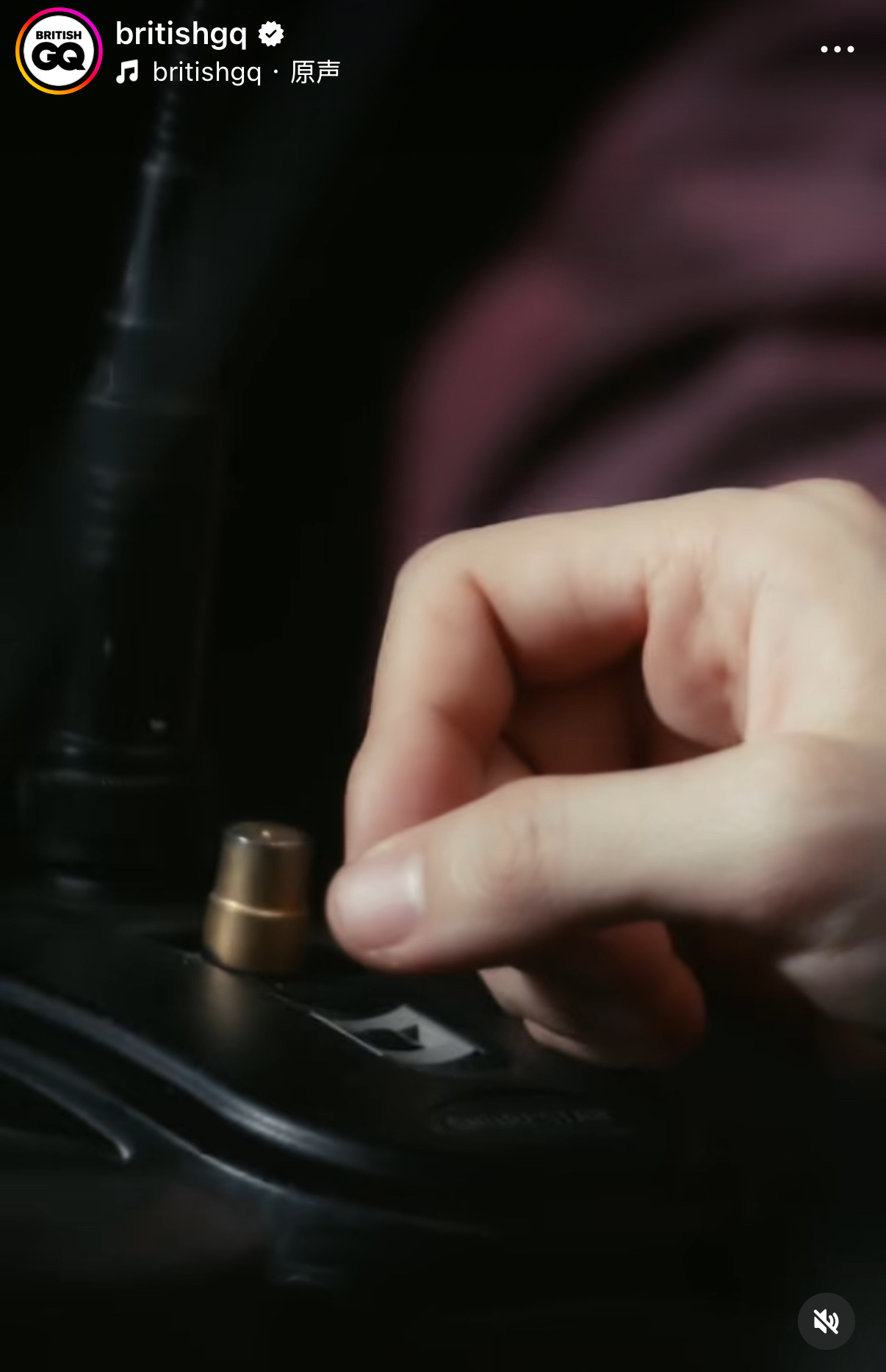 BTS  x 全球多版GQ联动！！随着BTS全员即将回归，杂志方面也在积极响应。